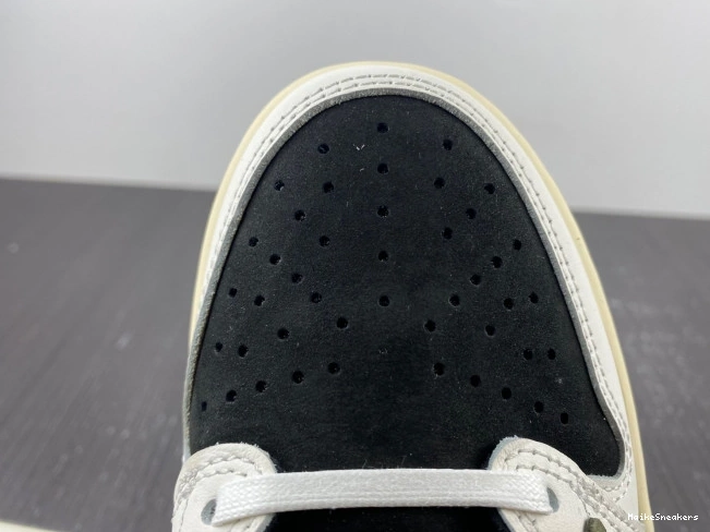 MaikeSneakers Olive 1 Low x Scott Air WMNS Travis OG Jordan DZ4137-106 0809